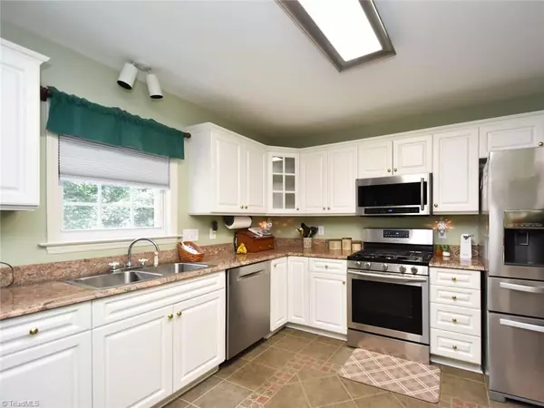 7510 Bartonshire CT, Oak Ridge, NC 27310