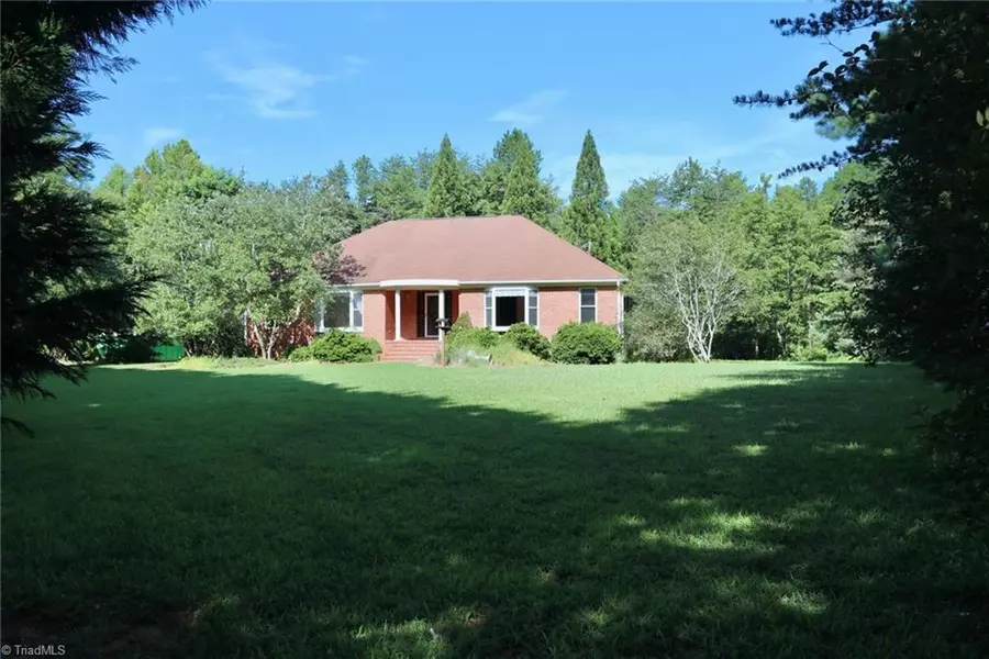 2002 Brucewood RD, Haw River, NC 27258