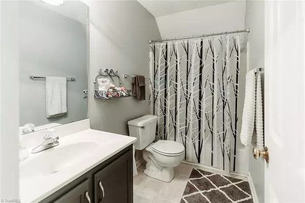 Summerfield, NC 27358,8111 Windspray DR