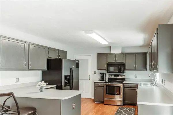 Summerfield, NC 27358,8111 Windspray DR