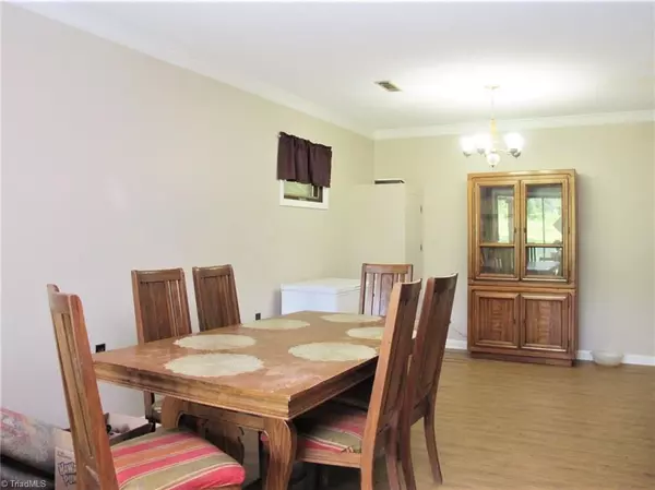 East Bend, NC 27018,328 River ST
