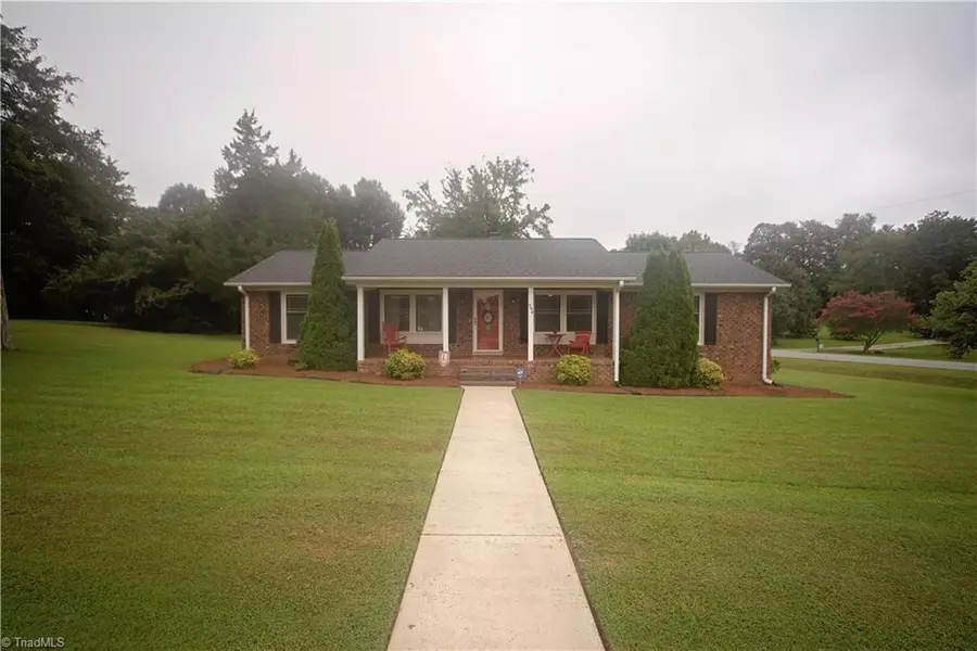 364 Dixon RD, Graham, NC 27253