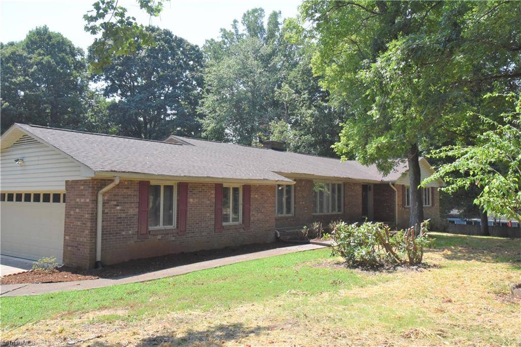 3620 Chelmsford DR, Winston Salem, NC 27105