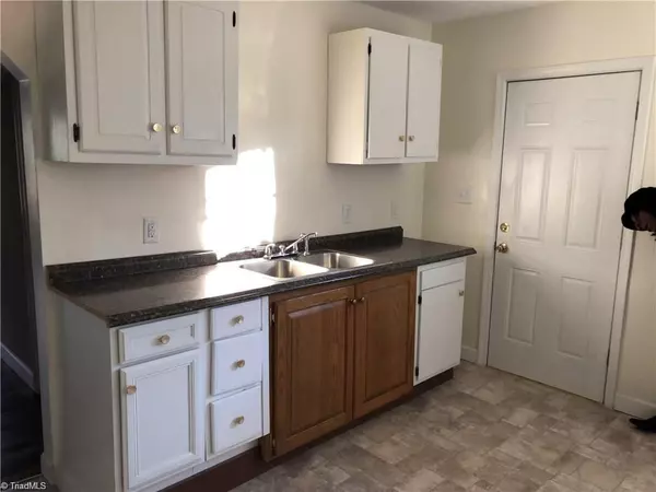 High Point, NC 27260,526 Walnut ST