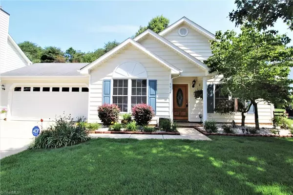 5914 Highland Grove DR, Summerfield, NC 27358