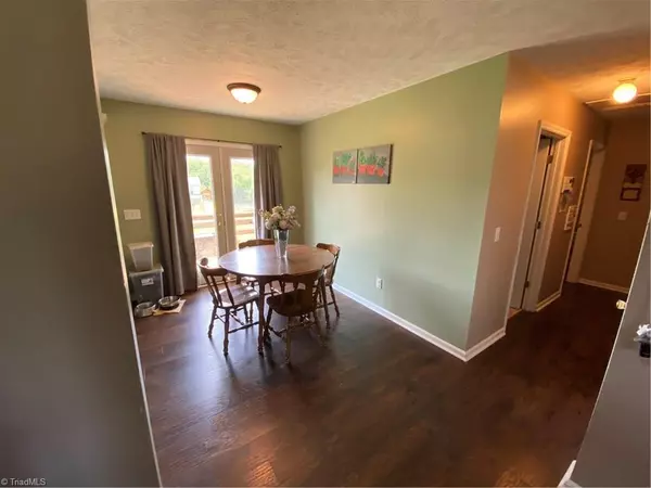 King, NC 27021,1121 Kentland DR