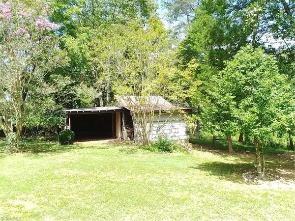 Eden, NC 27288,145 Buck RD