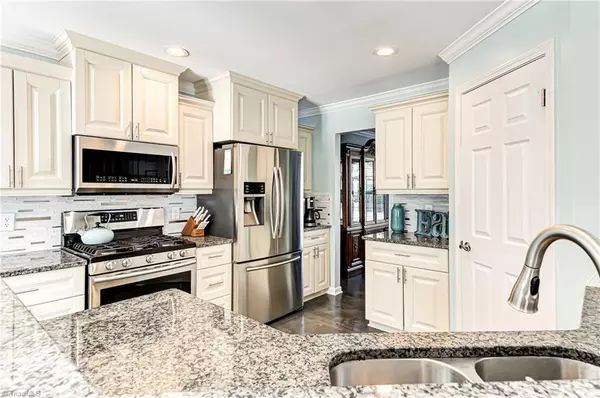 King, NC 27021,105 Willow Bend DR