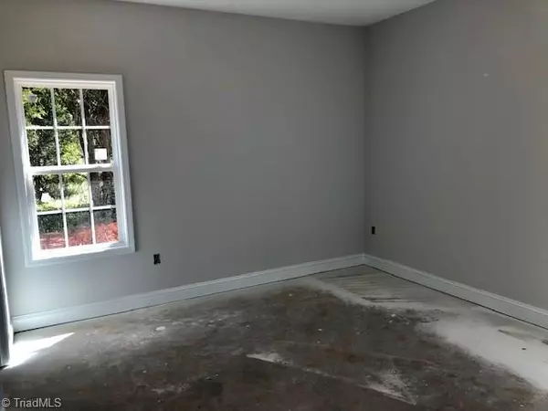 Mocksville, NC 27028,530 Deadmon RD