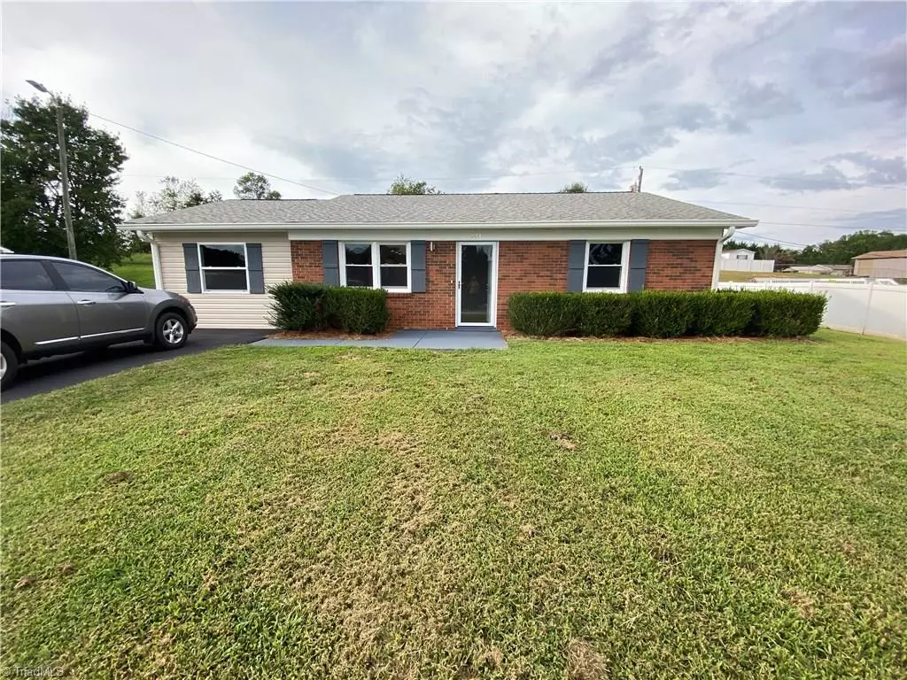 King, NC 27021,233 Crestview DR