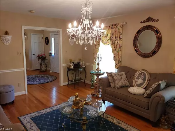 Oak Ridge, NC 27310,4526 Peeples RD