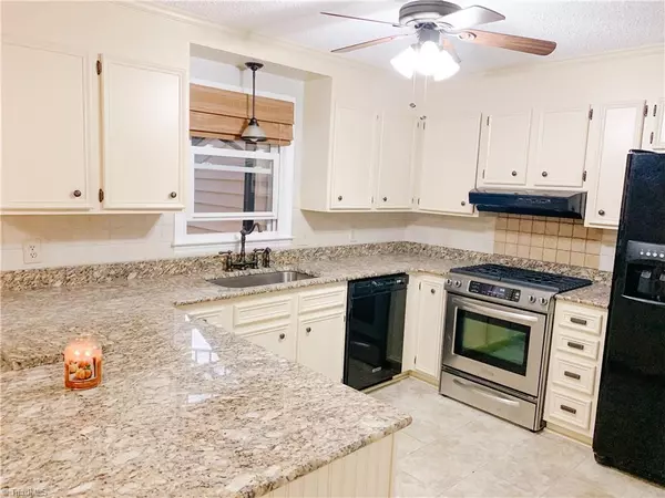 Oak Ridge, NC 27310,7105 N River RD