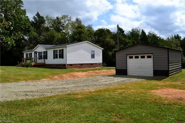 5530 Old US Highway 421, East Bend, NC 27018
