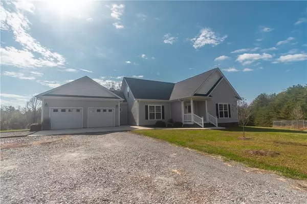 Pilot Mountain, NC 27007,140 Posey Key LN