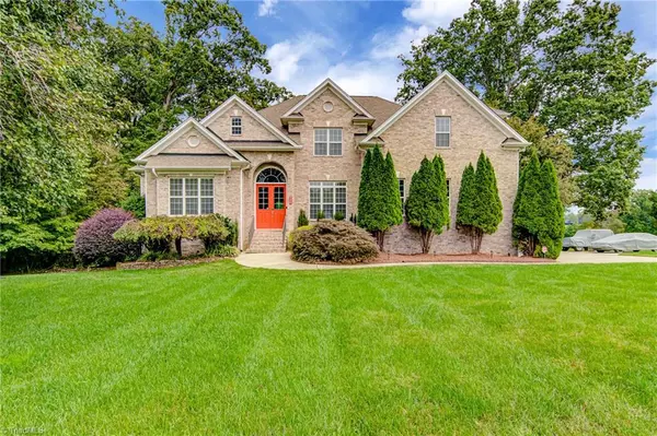 490 Mashie DR, Summerfield, NC 27358