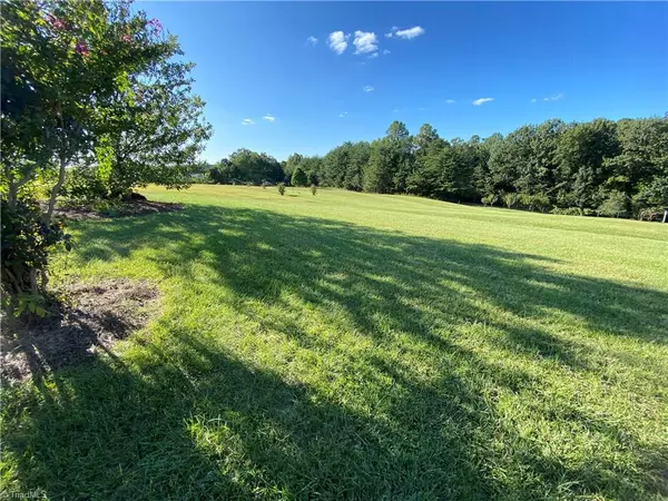 King, NC 27021,1020 Voss Hill DR