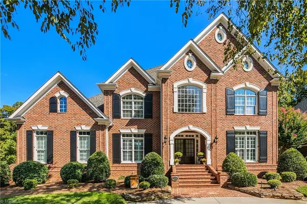 230 Ashbourne Lake CT, Clemmons, NC 27012