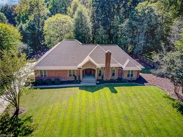 8201 Kelly Ford RD, Oak Ridge, NC 27310