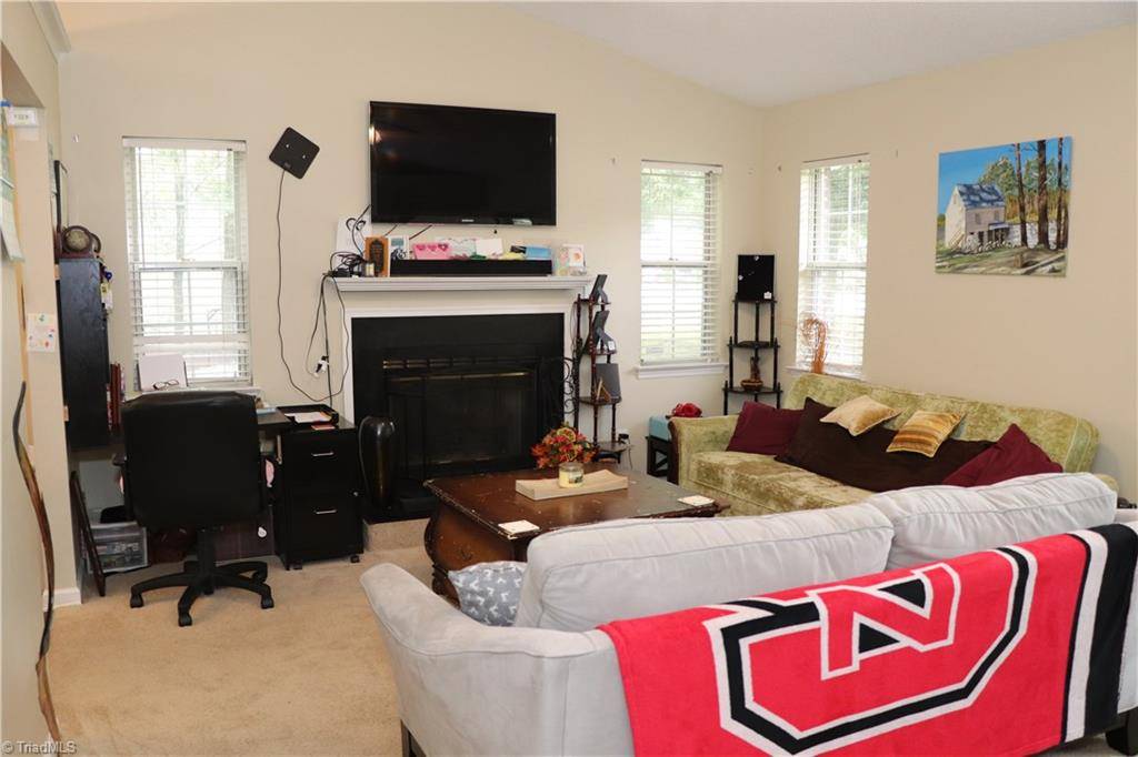 Greensboro, NC 27406,119 W Lakefield DR