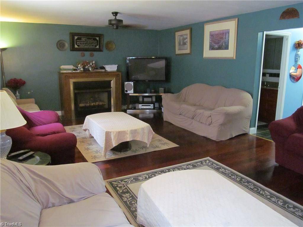 High Point, NC 27262,403 Westchester DR