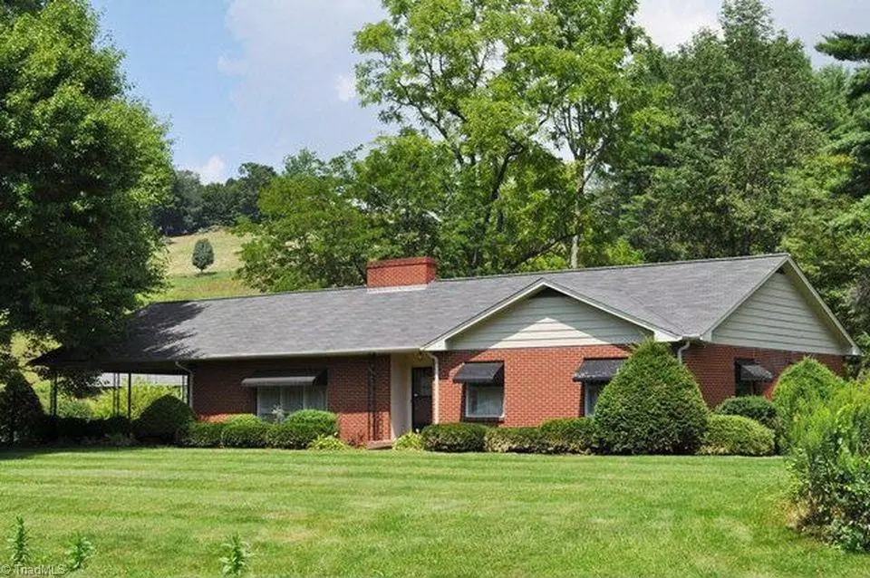 Vilas, NC 28692,146 Adams Cemetery Rd