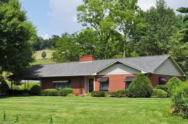 146 Adams Cemetery Rd, Vilas, NC 28692