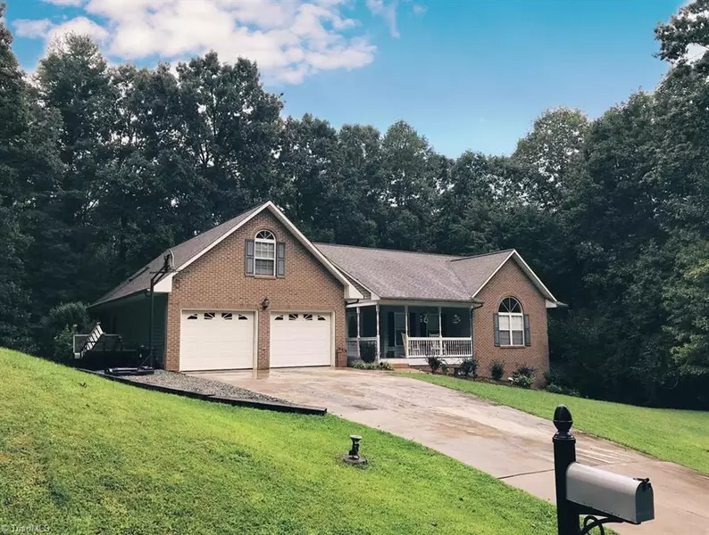 357 Clearwater Dr, Wilkesboro, NC 28697