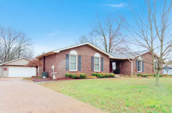 2503 Barwood Dr,  Greenbrier,  TN 37073