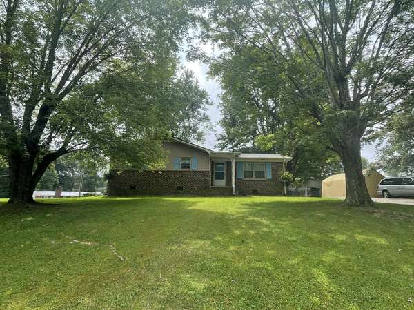 2212 Fincher Dr,  Westmoreland,  TN 37186