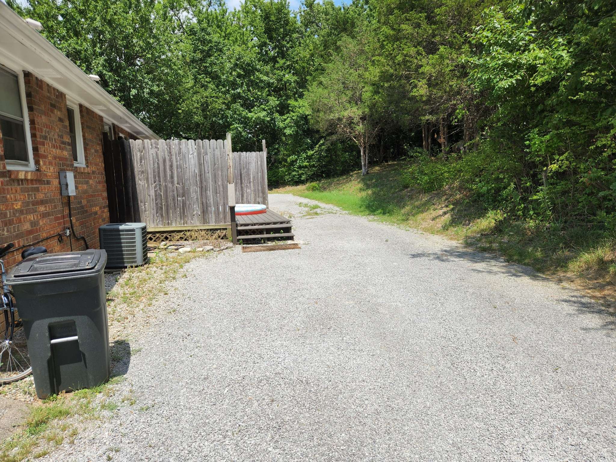 Hendersonville, TN 37075,1008 Center Point Rd #A-B