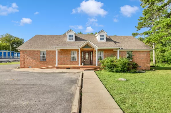 121 Joe Ave, Hohenwald, TN 38462