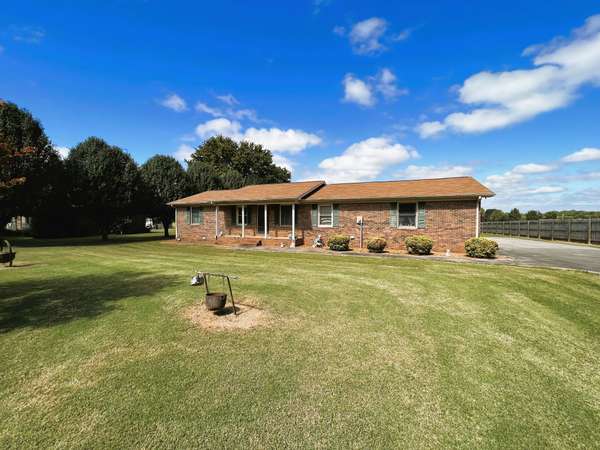 224 Lorena Rd,  Winchester,  TN 37398