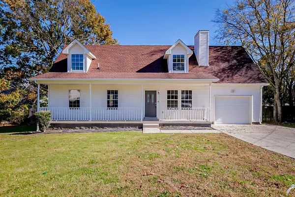 206 Clearlake Dr,  La Vergne,  TN 37086