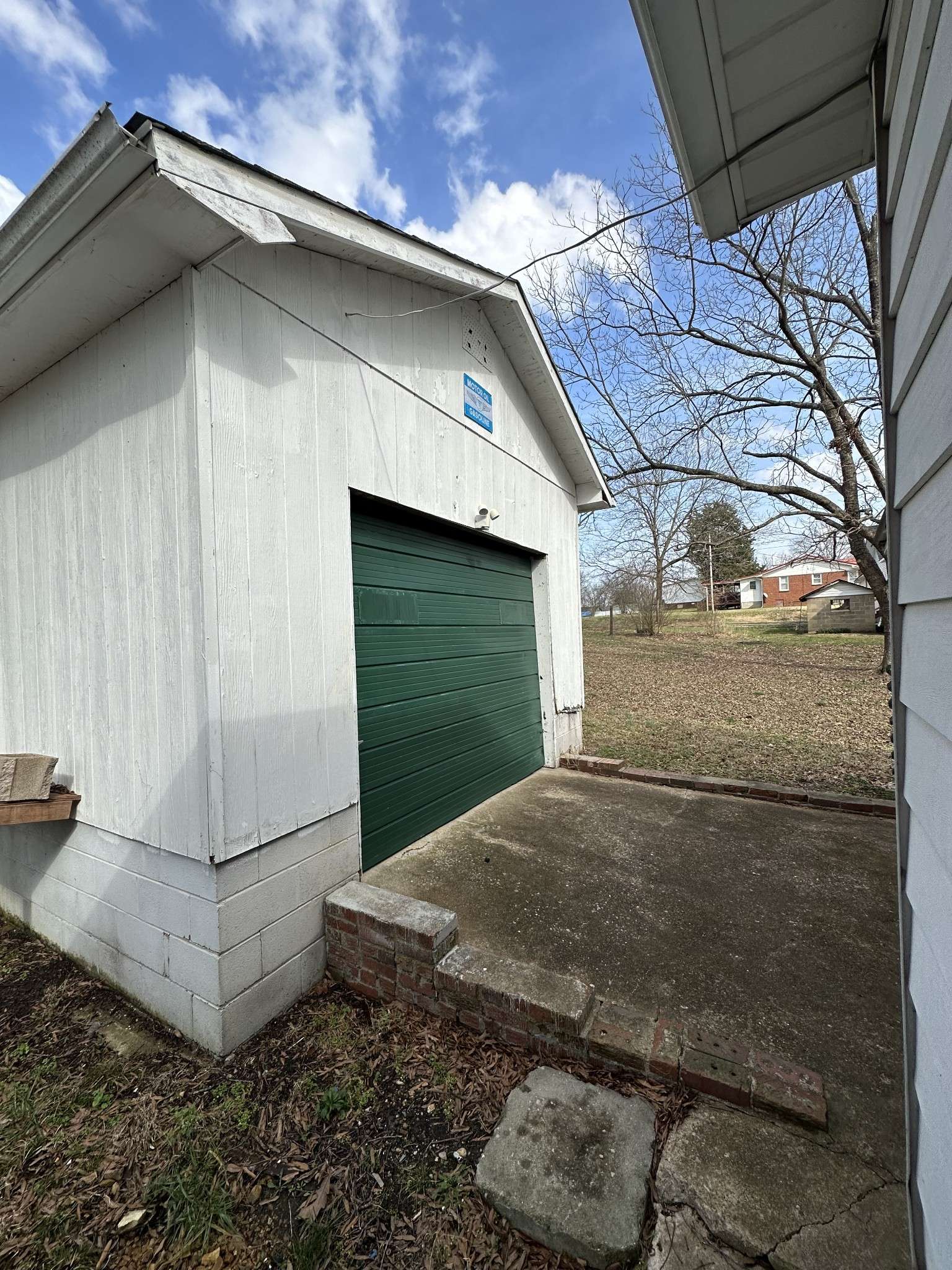 Big Sandy, TN 38221,449 Oak St