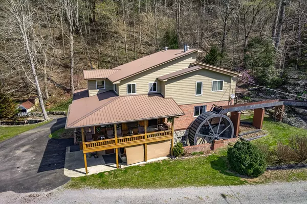 295 Cave Hollow Rd, Dowelltown, TN 37059