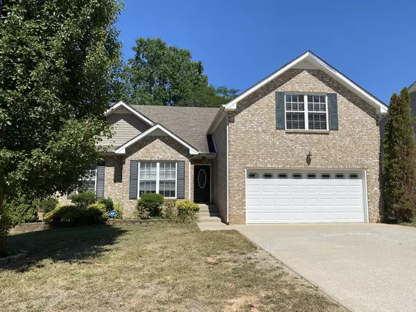 917 Excalibur Dr, Clarksville, TN 37040