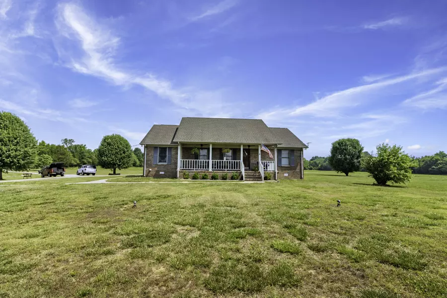 2285 Crescentview Rd, Pulaski, TN 38478