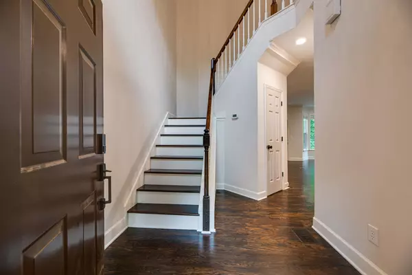 Brentwood, TN 37027,641 Old Hickory Blvd #427