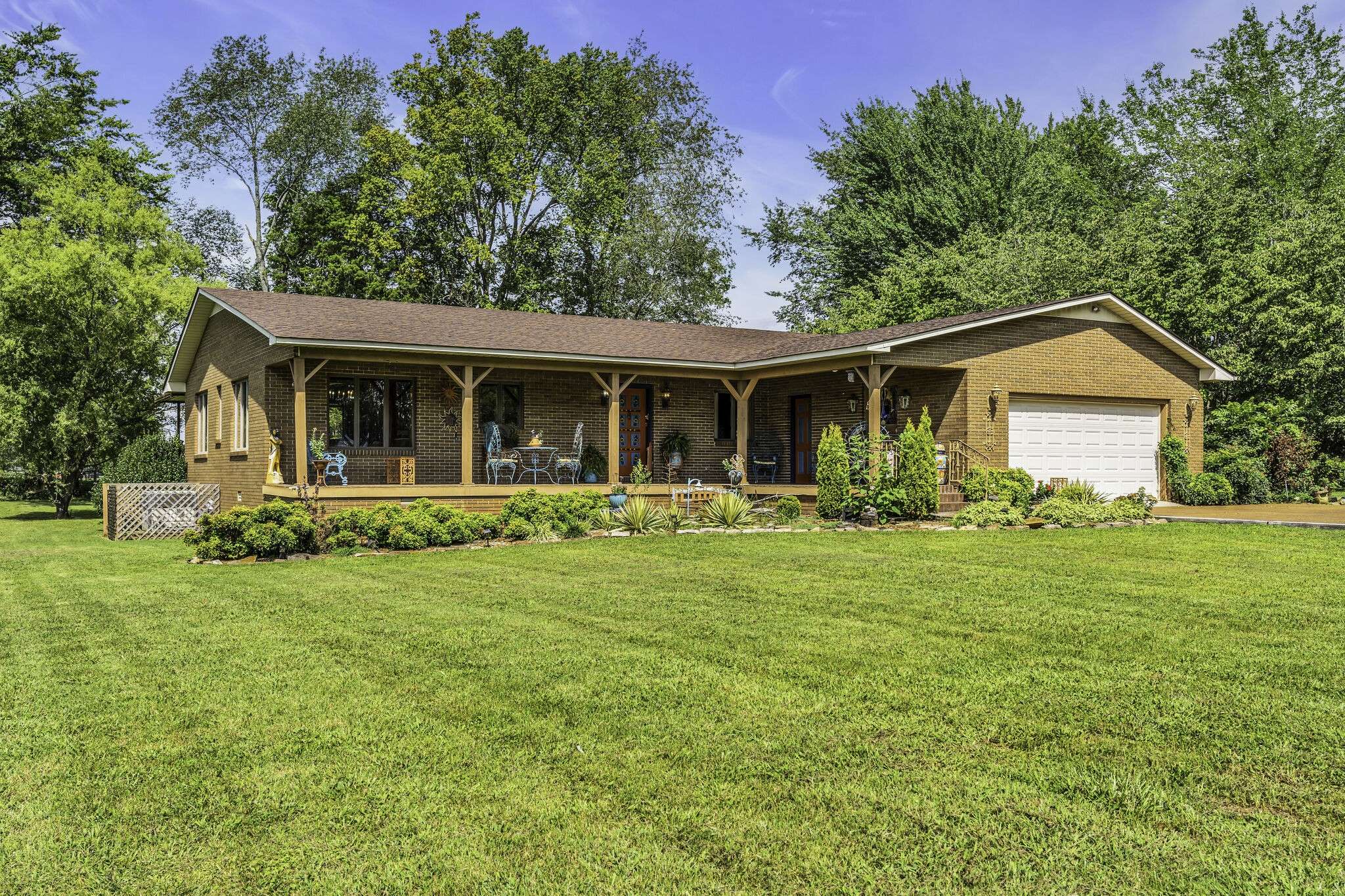 715 Anderson St,  Cowan,  TN 37318
