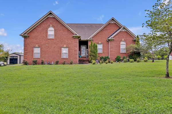 1024 Chenault Ln,  Castalian Springs,  TN 37031