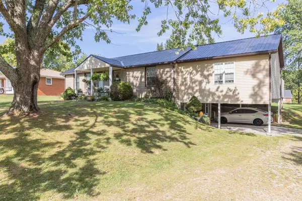 Hohenwald, TN 38462,523 Pine Cir