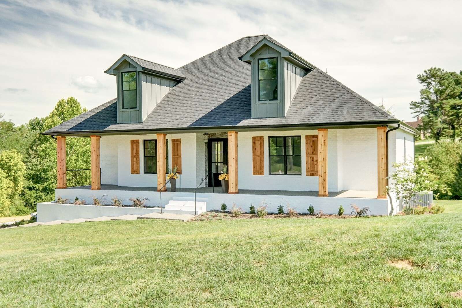 Dickson, TN 37055,517 Country Club Dr