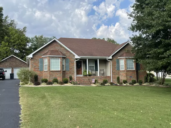 294 Brattontown Cir, Lafayette, TN 37083
