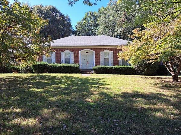 1217 Porter Rd,  Lafayette,  TN 37083