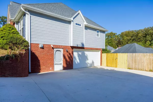 Ooltewah, TN 37363,8444 Paradigm Place