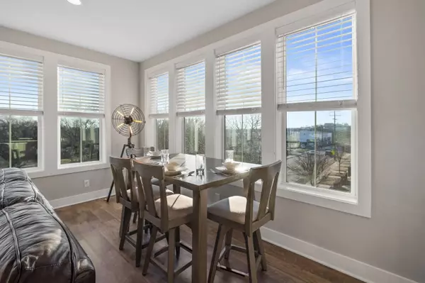 Nashville, TN 37216,1077 E Trinity Ln #310