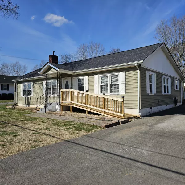 410 1st St,  Lawrenceburg,  TN 38464