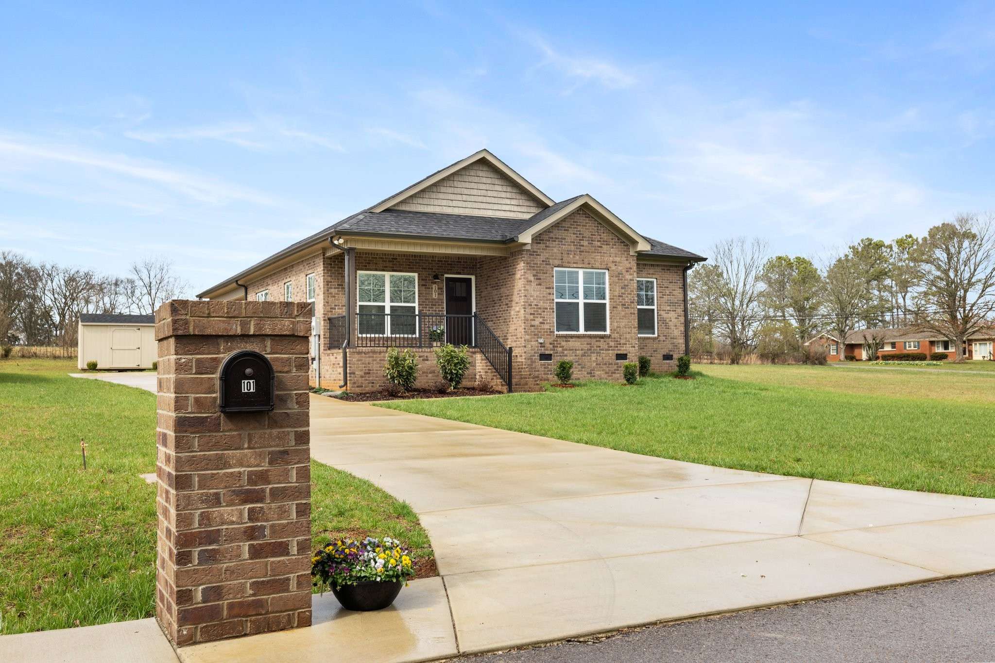 101 Emmons St,  Chapel Hill,  TN 37034