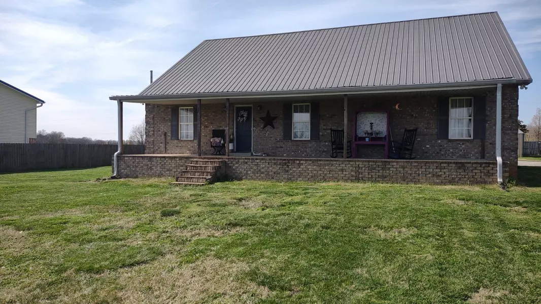 2075 Akersville Rd, Lafayette, TN 37083