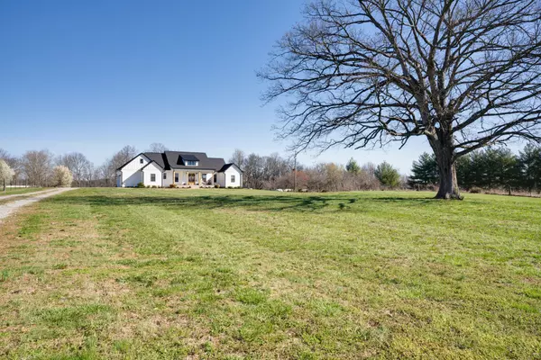 295 Ben Armstrong Rd,  Castalian Springs,  TN 37031